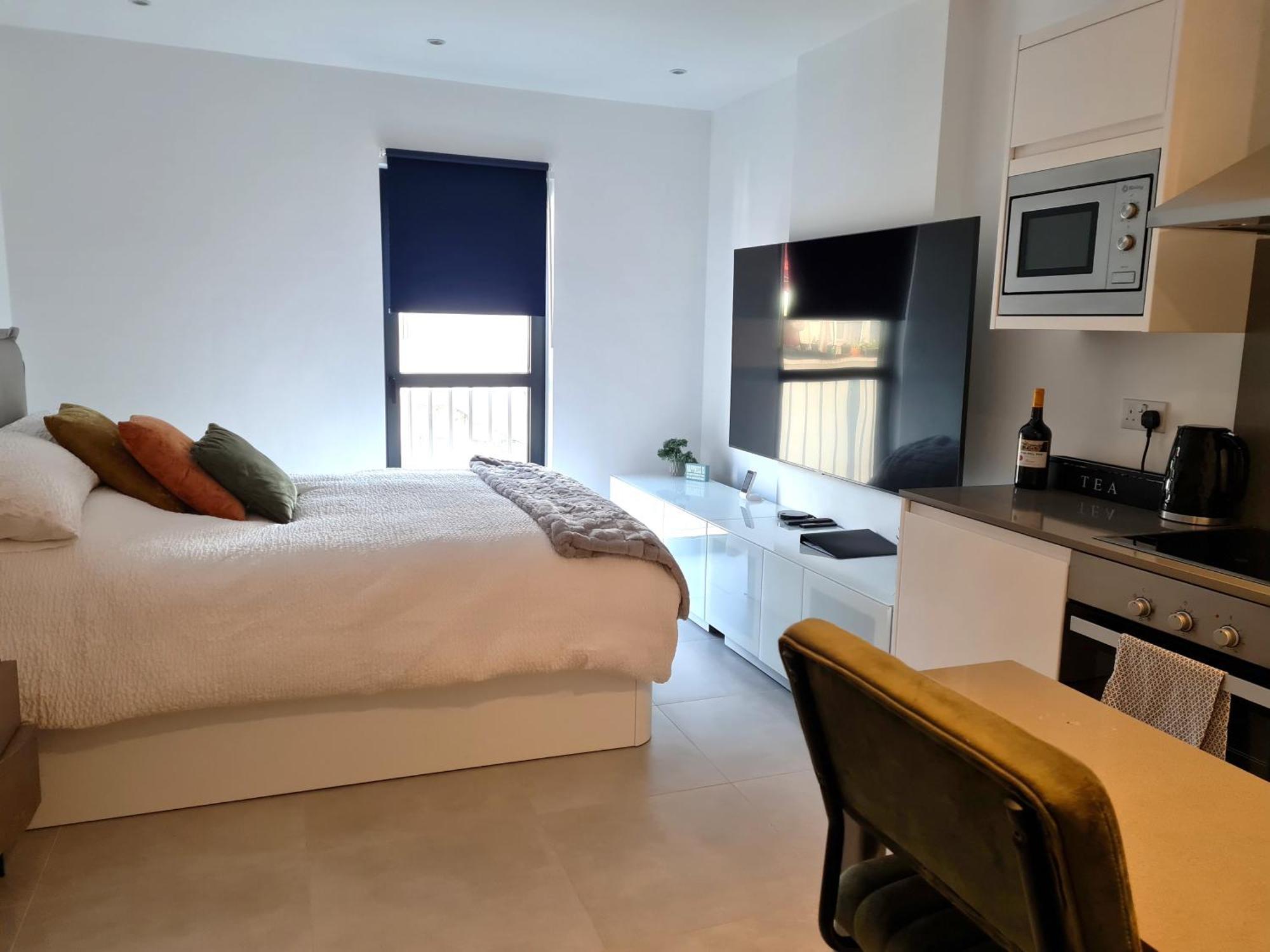 Lovely Central Studio King Bed Gibraltar Exterior photo